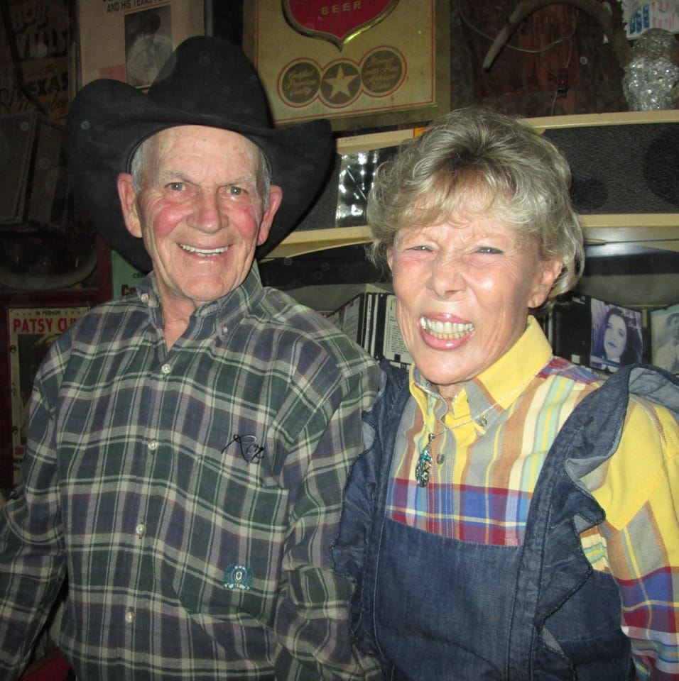 Arkeys tonight. Great country music. Kevin Parr, Greg Holland here also ...