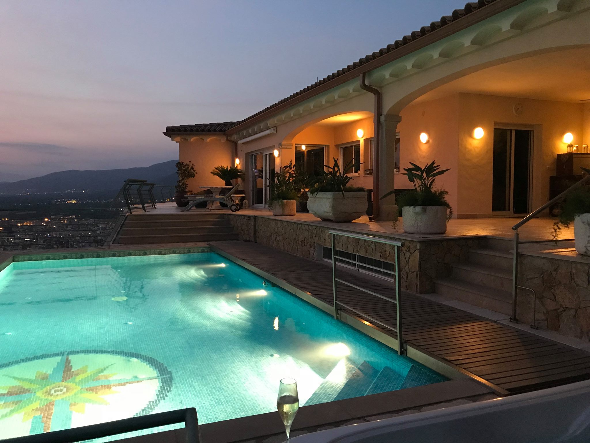 Villa Victoria | Roses