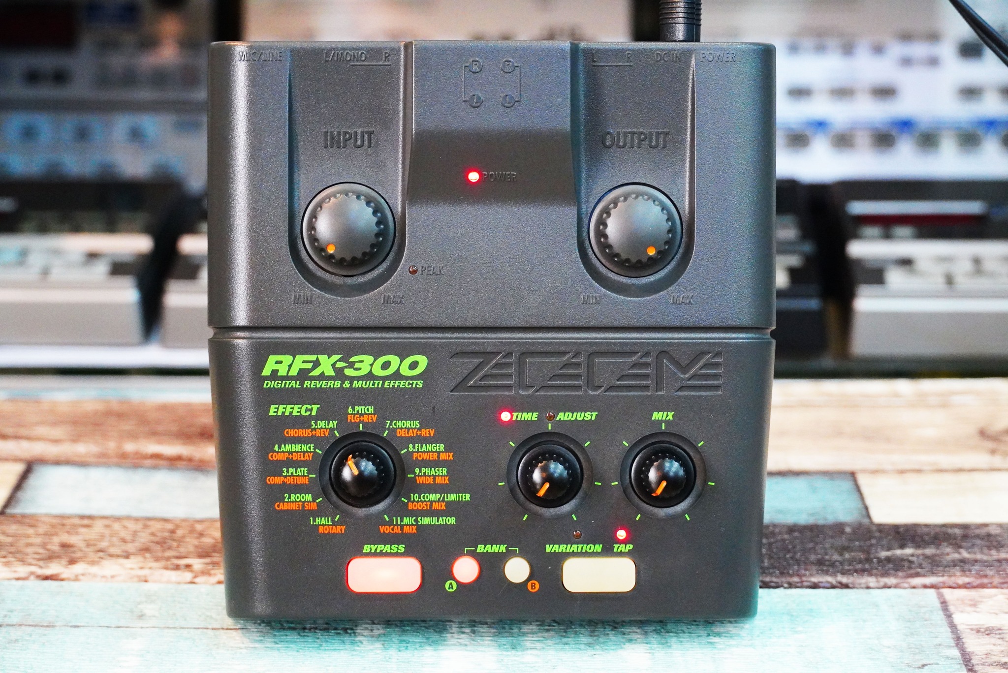 TOKAI MUSIC - เอฟเฟคไมค์ ZOOM RFX-300 (JAPAN) ขนาดพกพา... | Facebook