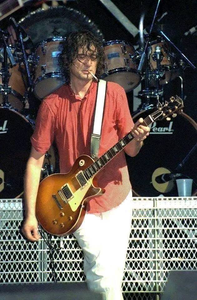 Jimmy Page, at live Madison Square Garden,NY 1985 with The Firm