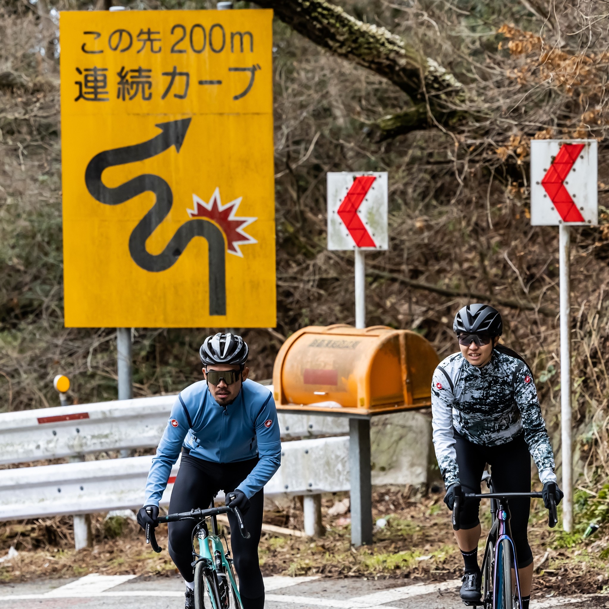 カステリ ロードバイクジャケット おも
