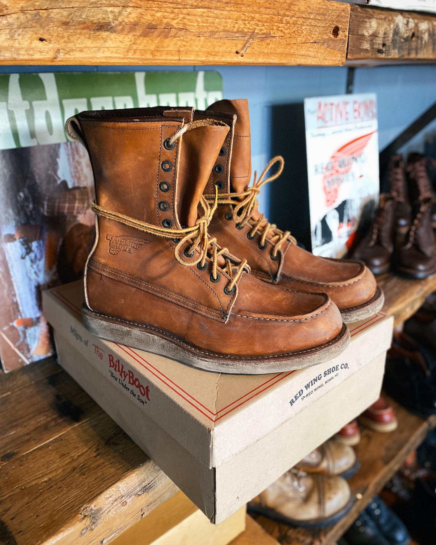 Archives Monday: Today with a very rare 4618 Red Wing X Nigel