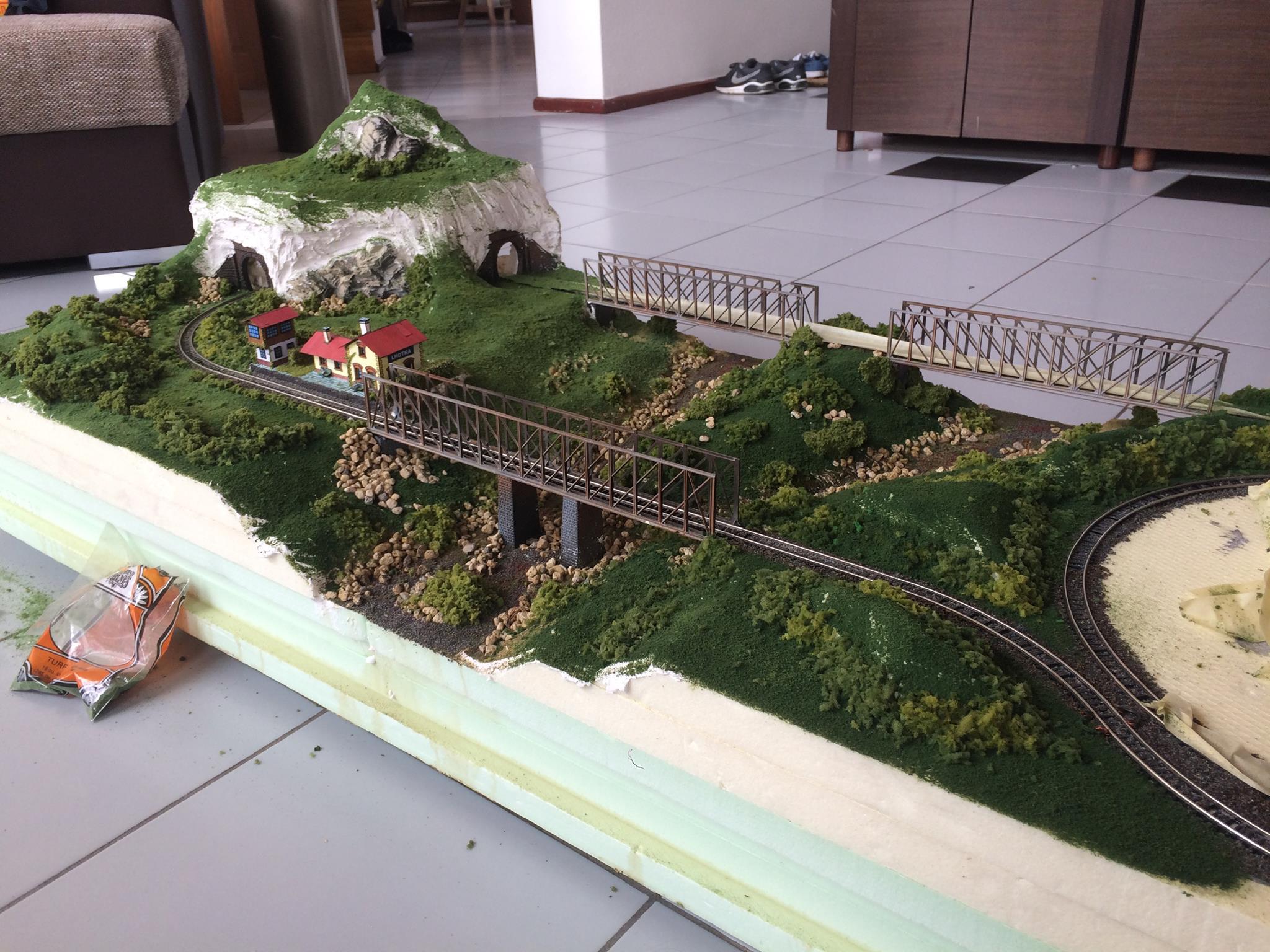 OLD PIKO MODEL Trains