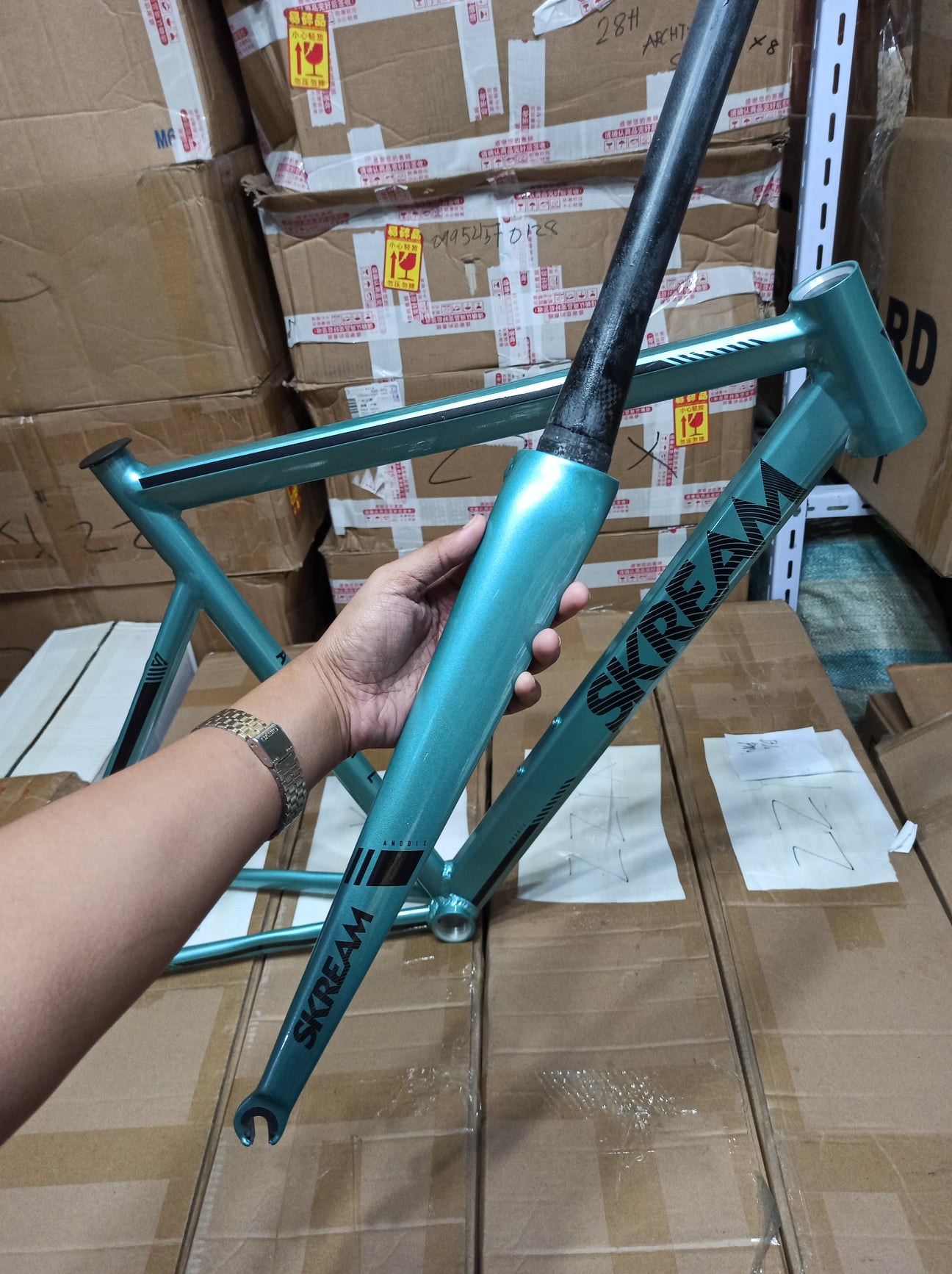 On stock! Product: Skream Anodiz Track Frame Set Size: XS(50.5cm 