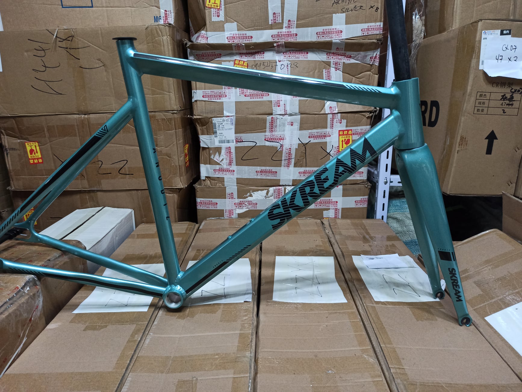 On stock! Product: Skream Anodiz Track Frame Set Size: XS(50.5cm 