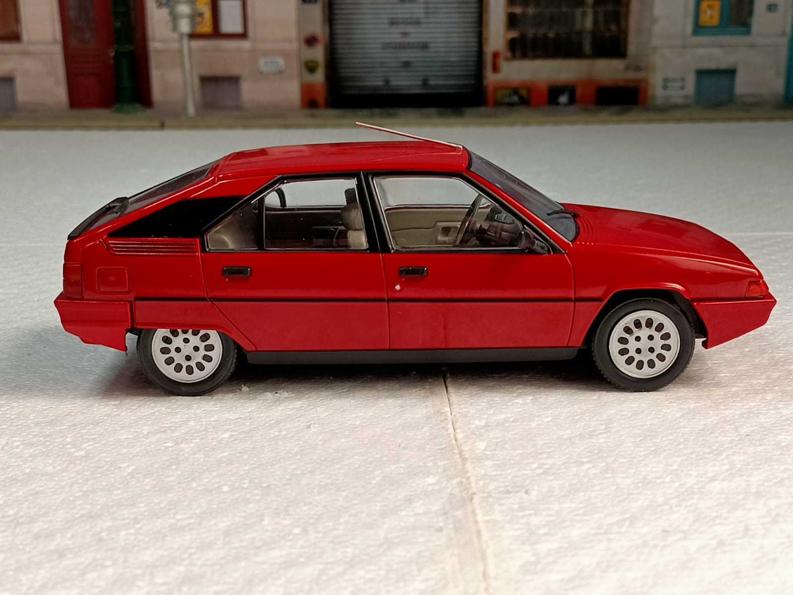 Miniature Voiture Citroën Axel 1/43 Blanche 1985 - Universal Hobbies, Neuf