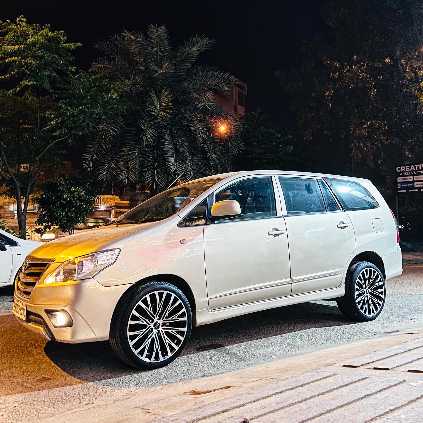 Creative Wheels - 20” Wheels For Toyota Innova...