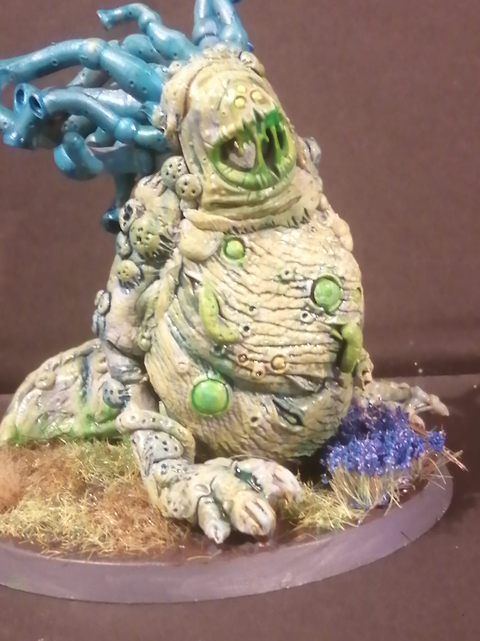 Created another Beast of Nurgle from spare bits from the kit :) I 