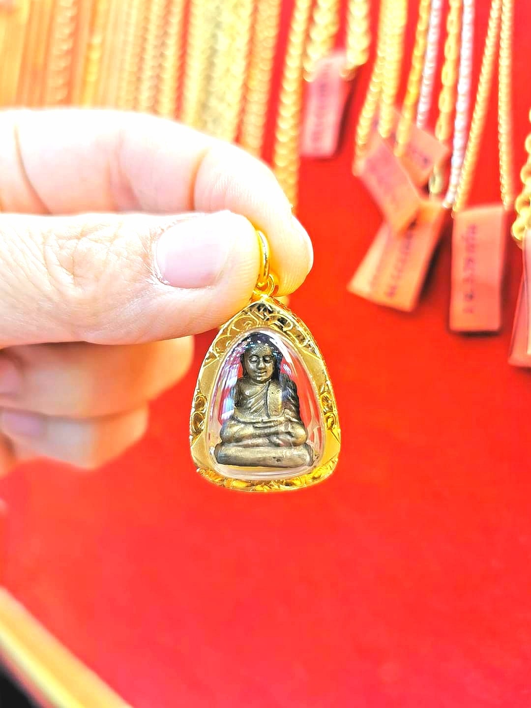 ตัวอย่างงานเลี่ยมพระองค์นี้ เป็นงานเลี่ยมหลวงพ่อเงิน #NoUGG #D1700 # ...