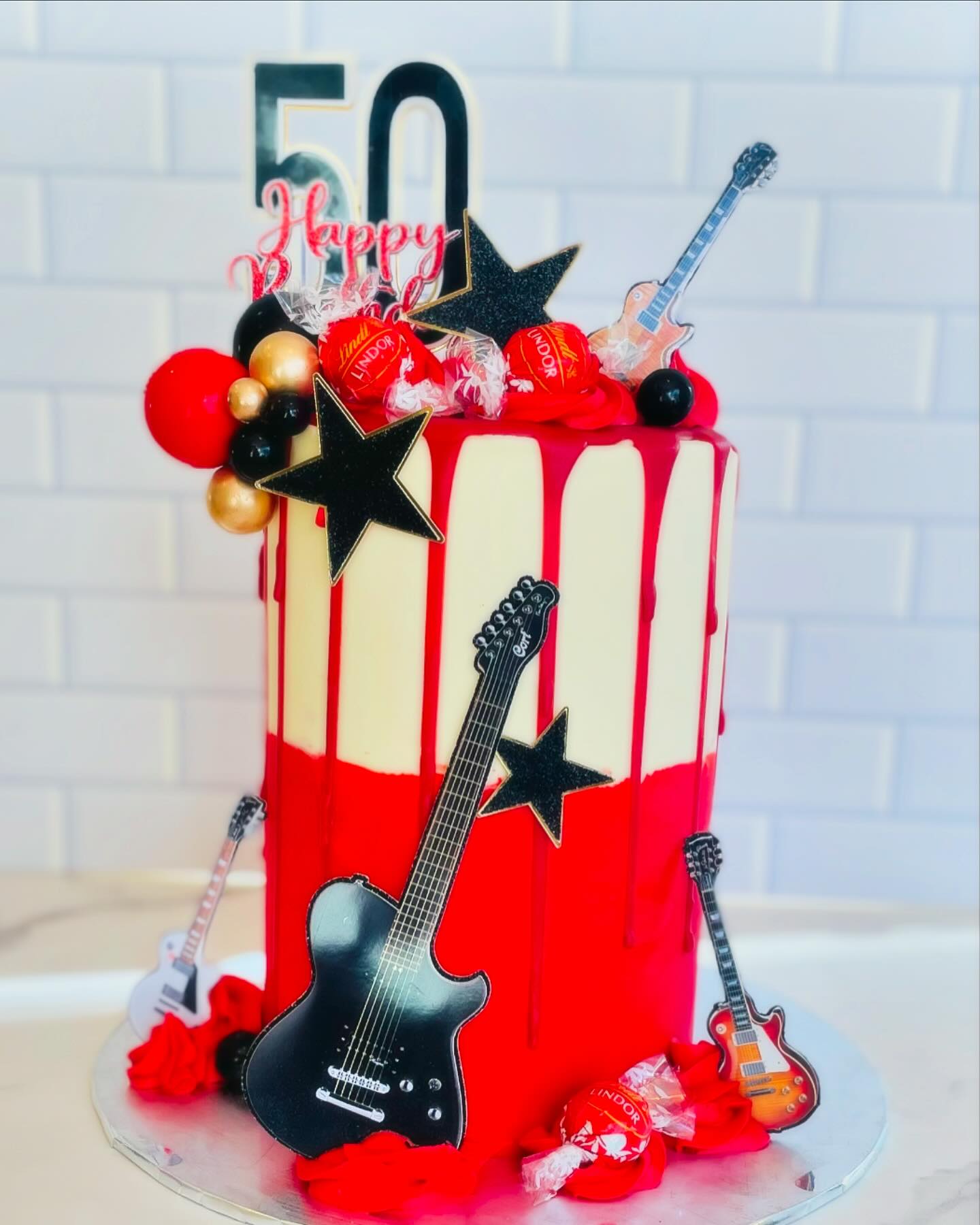 This guitar cake is seriously rockin! 🎸 Don't miss Duff Goldman