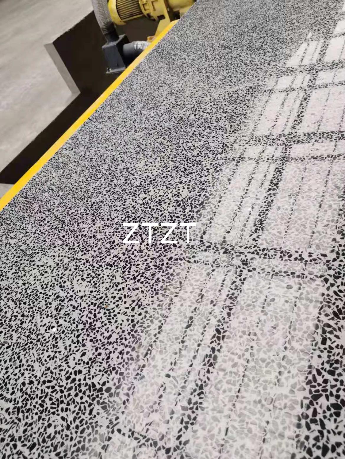 Terrazzo tile machine
