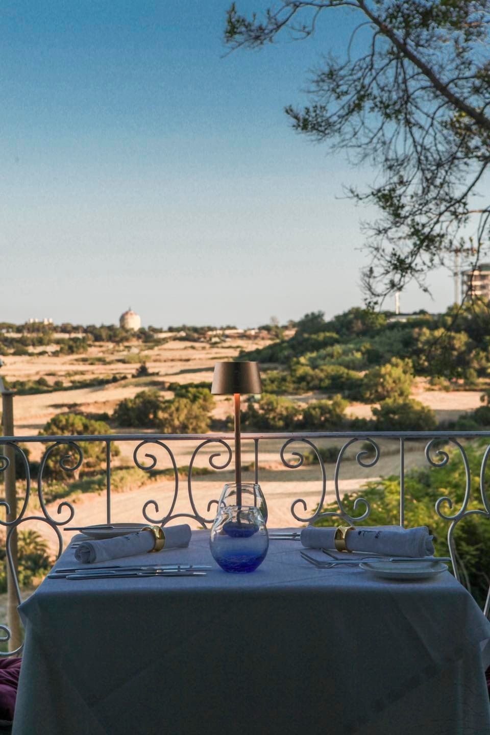 Root 81 - THE PRIVATE BALCONY EXPERIENCE 🥂 Have you...