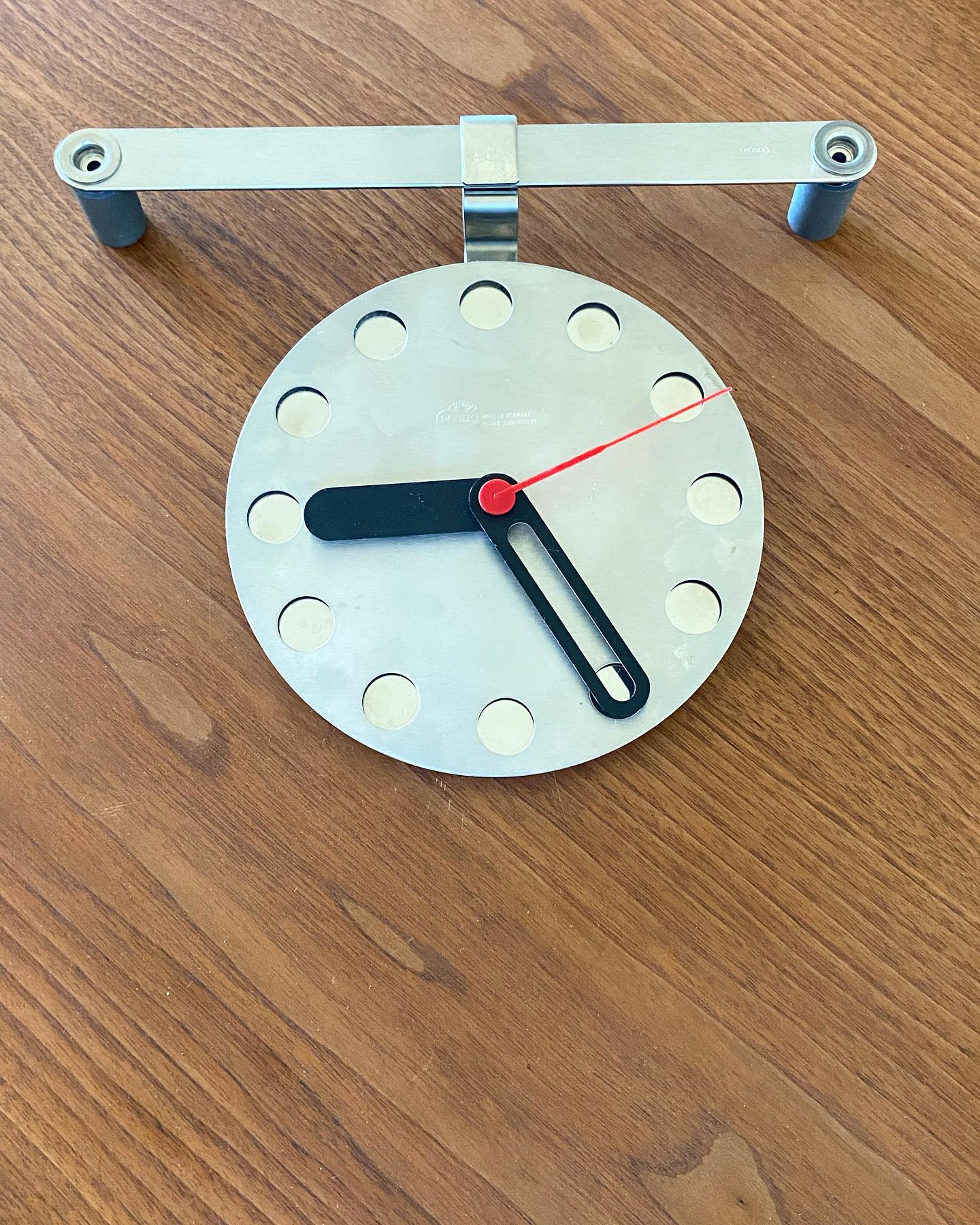 Zero 980 wall clock, designed by Raul Barbieri and Giorgio