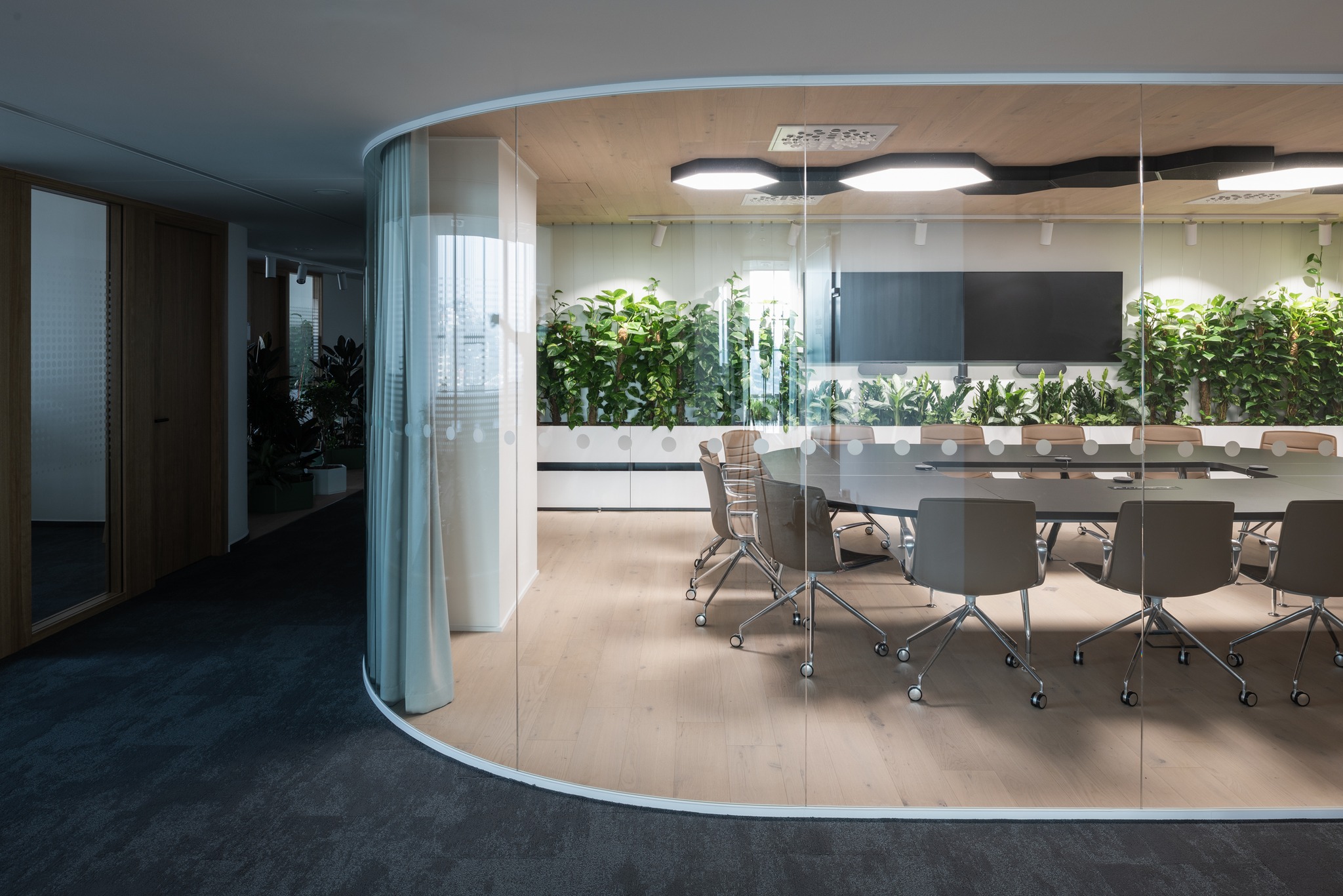 Triangle Glass Partitions... - Triangle Glass Partitions