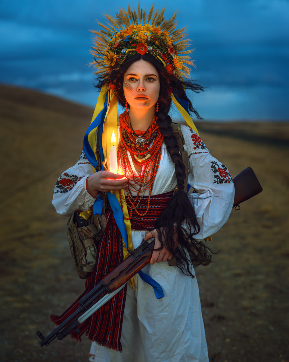 ukraine traditional dress Ukrainian woman fighting for freedom in clothing ukrainian national clothing New Year's Eve Dress handle:shayla-gown-midnight Can be made with Size:US 19