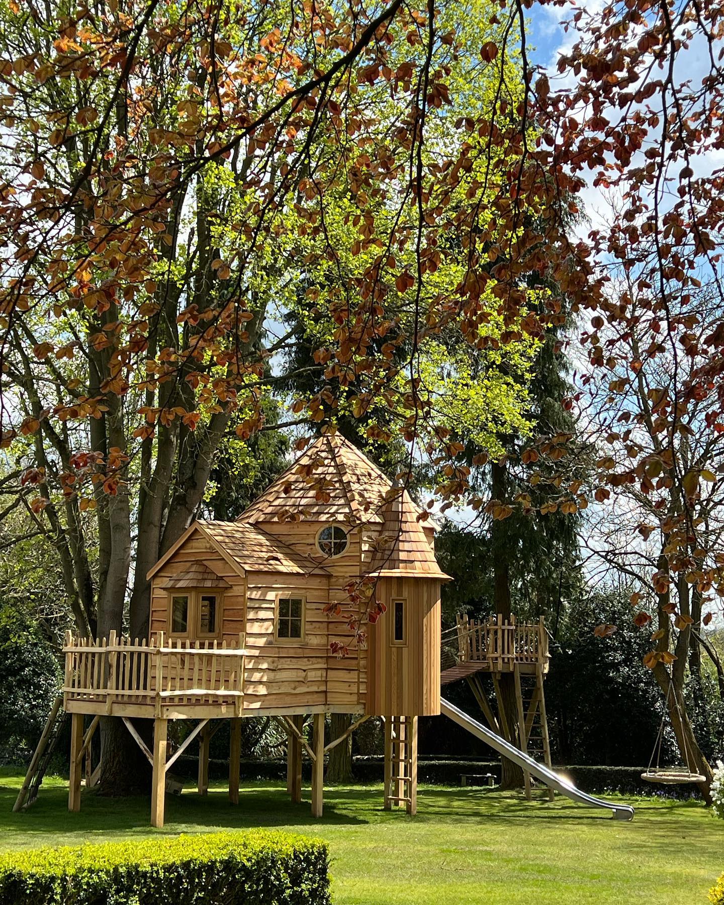 Our latest treehouse is now... - R Design Treehouses Ltd