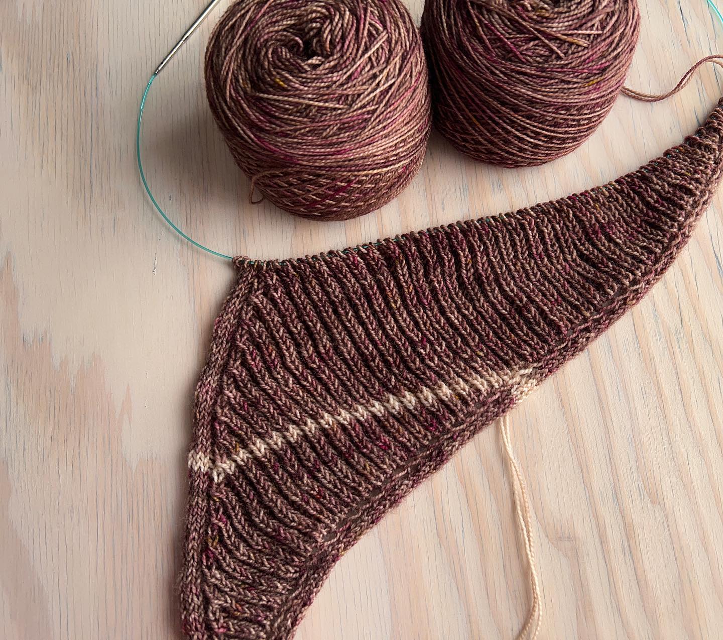 Knitting a neon rainbow Mina's sweater with alterations