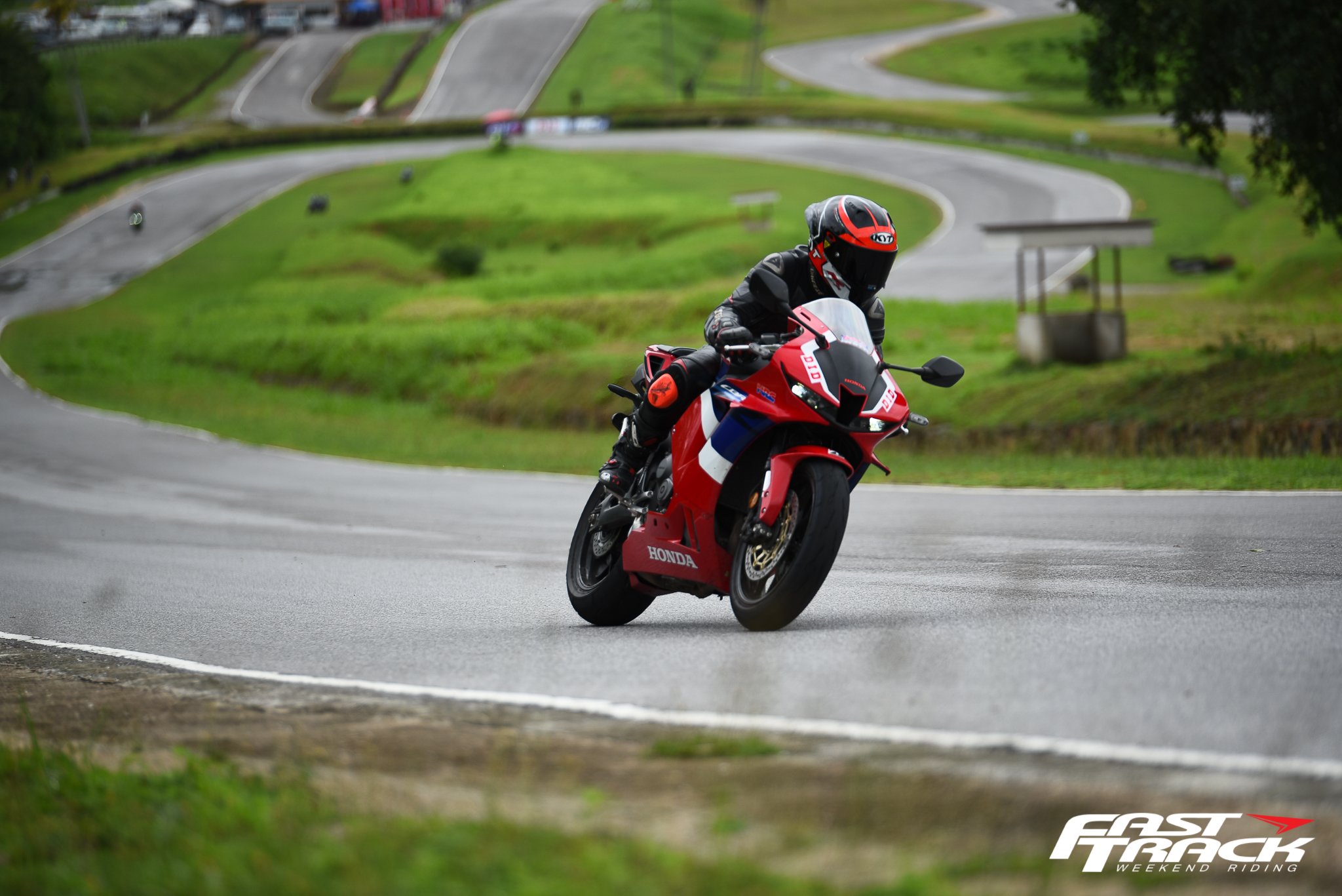 หล่อๆ ทั้งนั้น ภาพรวม รุ่น... - FastTrack Weekend Riding