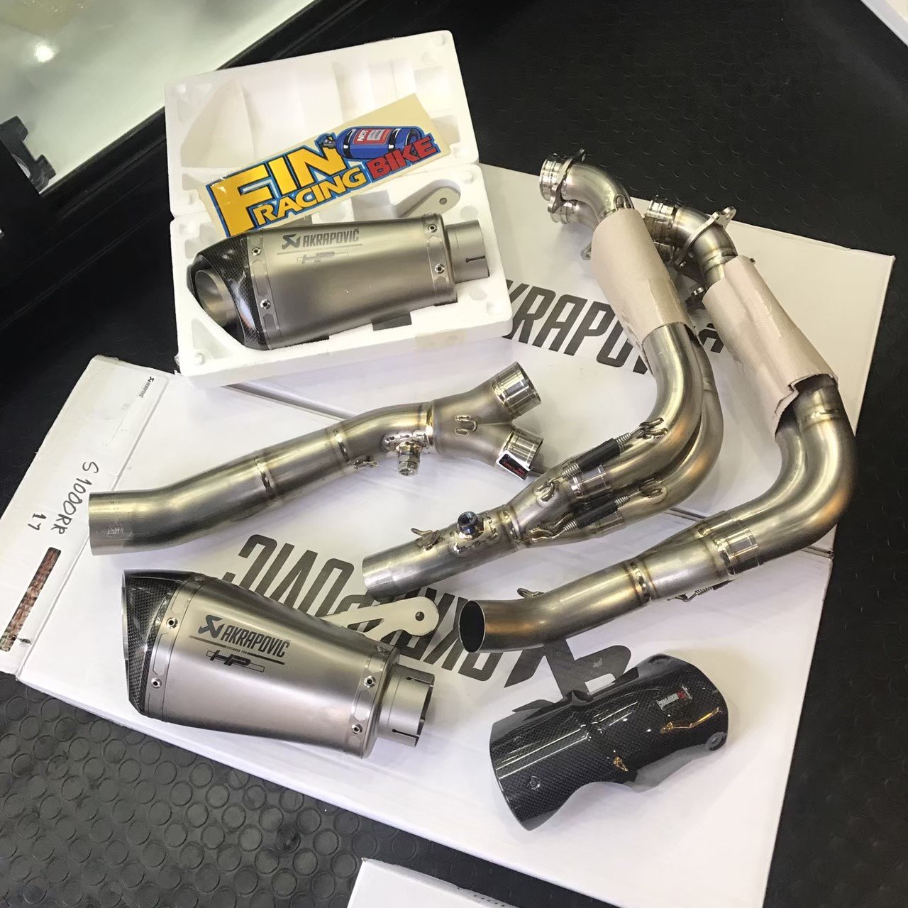Finracingbike - ท่อไอเสีย Akrapovic...