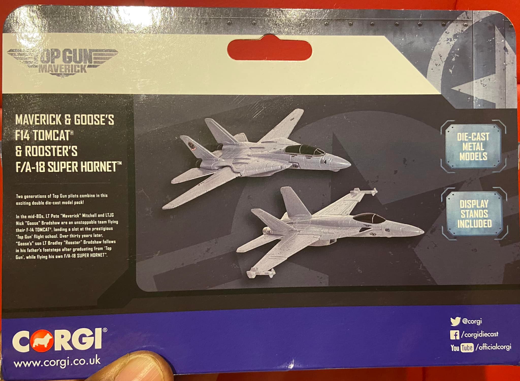 Top Gun 40th anniversary F-14 Tomcat MIG-28 display set