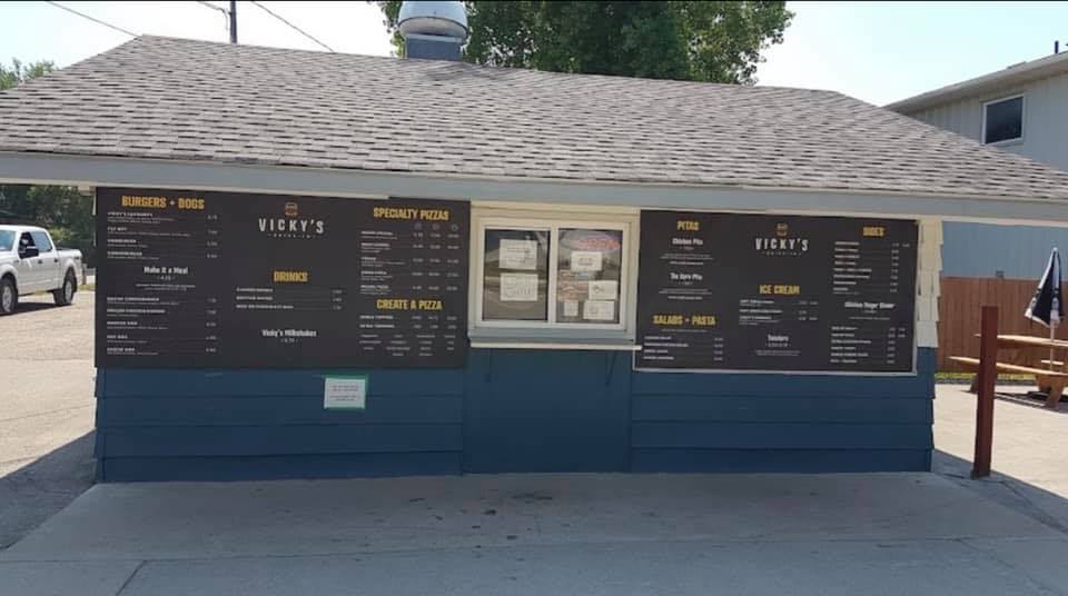 Vicky's Drive Inn | Ste. Anne MB