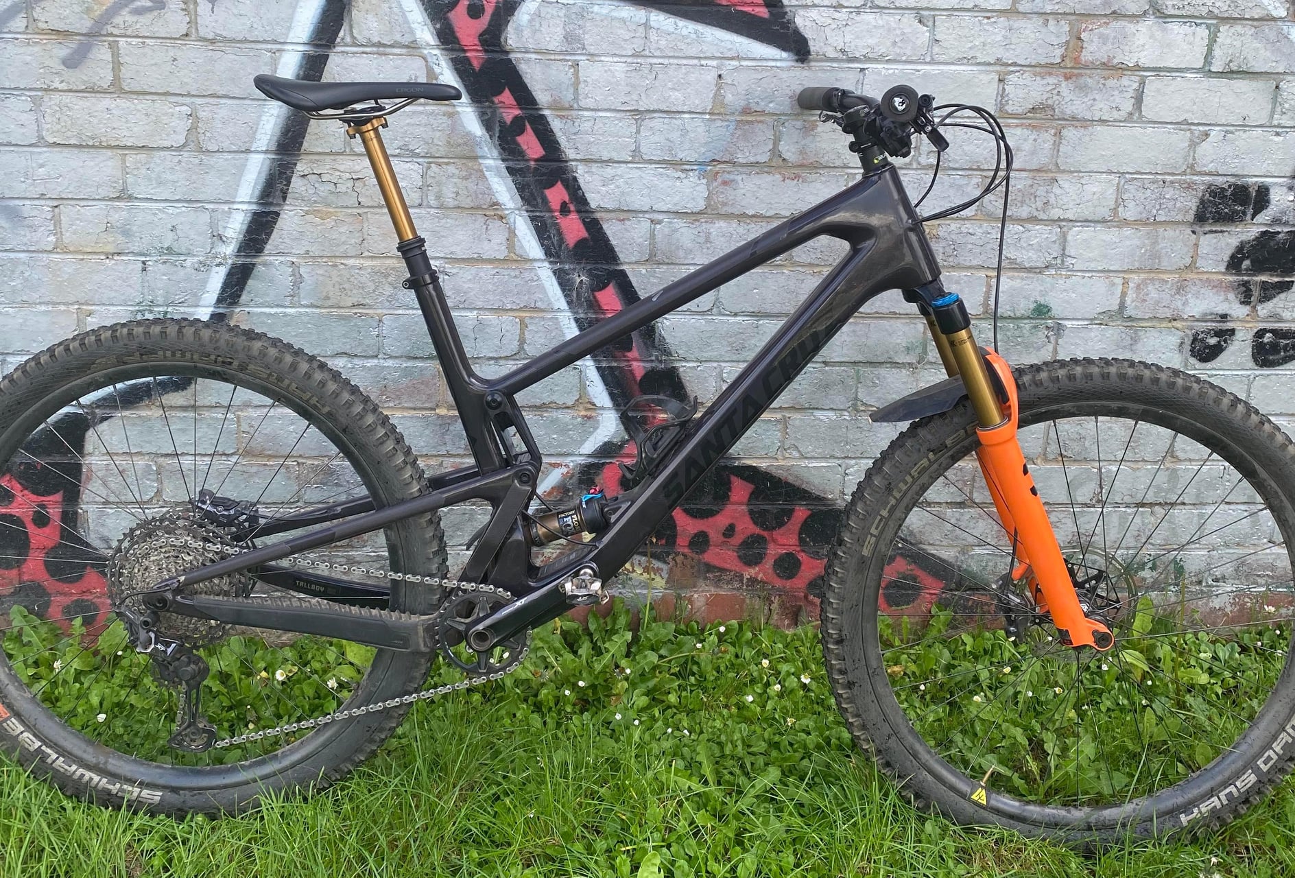 Custom Santa Cruz Tallboy V4 carbon build
