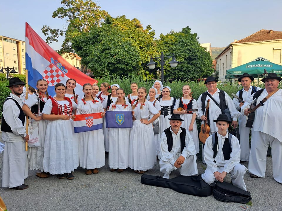 Folklorni ansambl "Zdenac" Garešnica