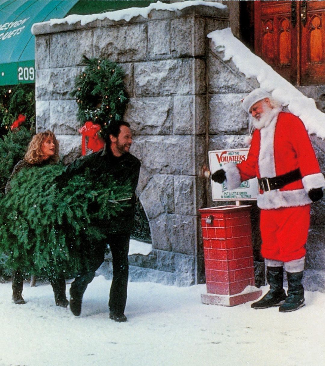 when harry met sally green dress British - Does 'When Sally' qualify as a Christmas film? 🎄 #menhabeshacloth