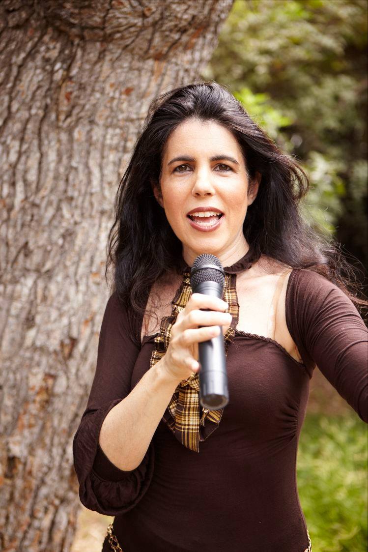 איריס יערי זמרת