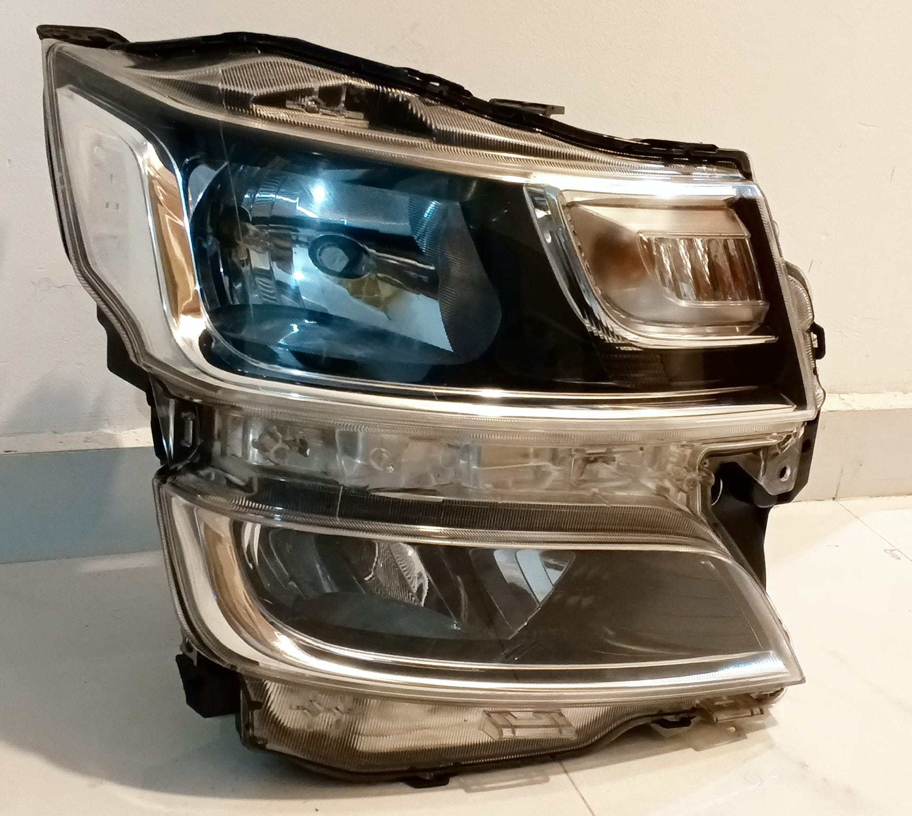 Wagon R FZ Headlight (Right side) Reconditioned 80000LKR Call
