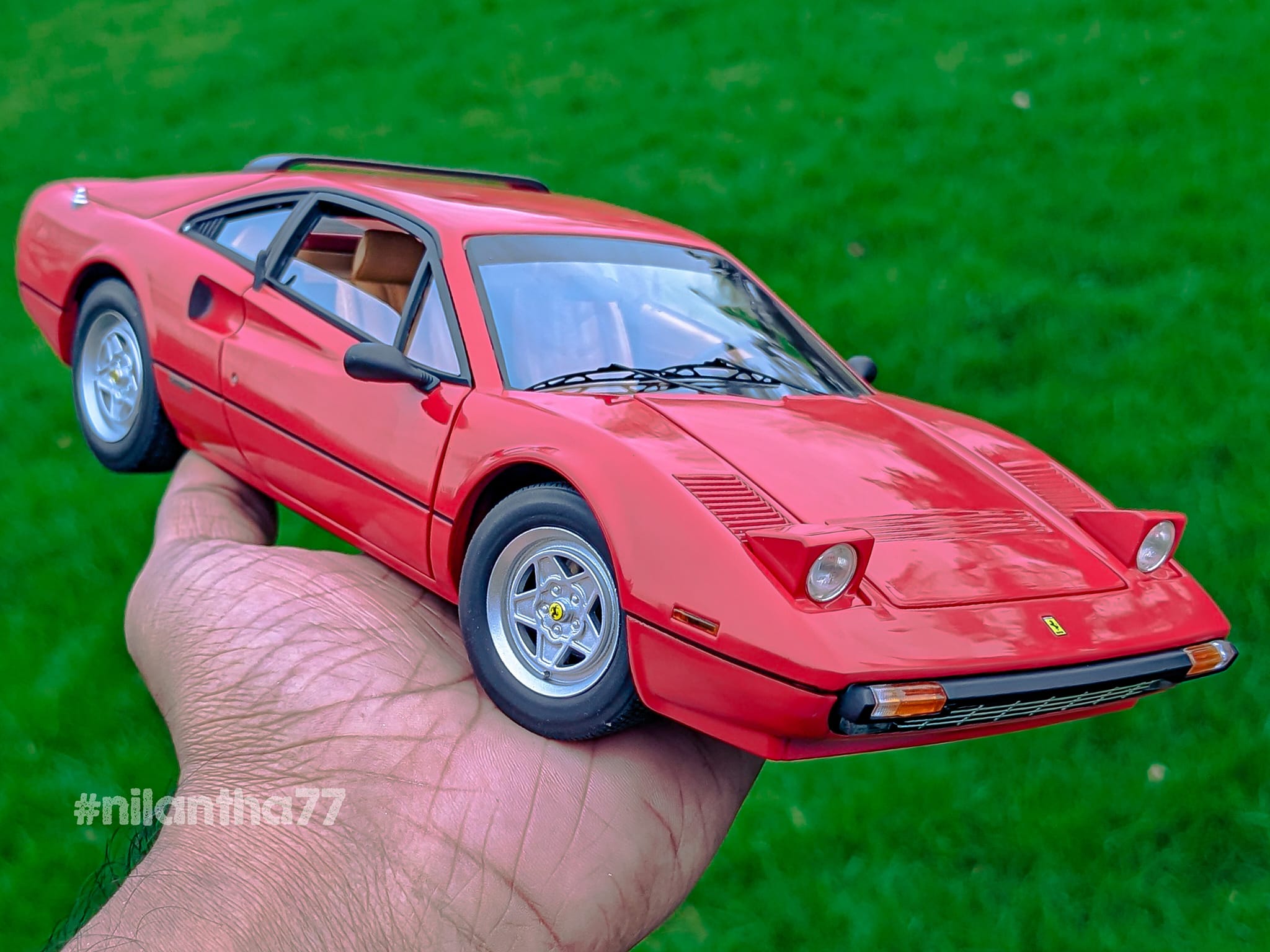 1975 - Ferrari 308 GTB ('75 Paris Saloon) 3.0 litre V8 1:18 Kyosho