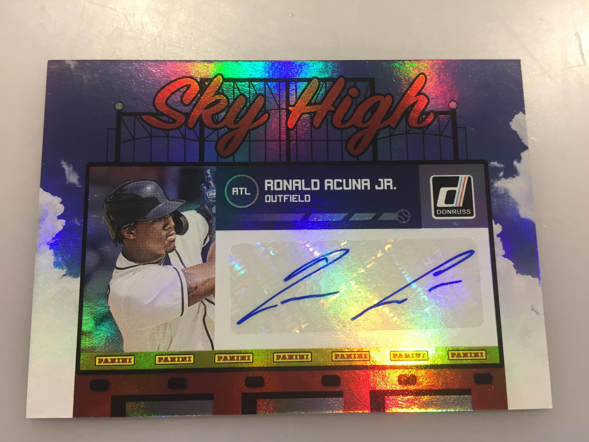 Ronald Acuña Jr. and Myke Towers unite on a dual autograph card ??