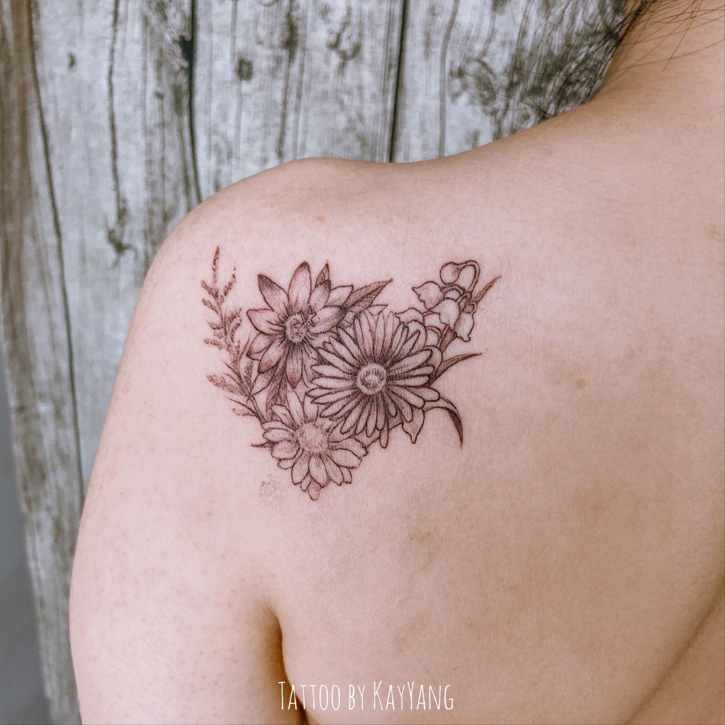 Kayyang Tattoo 家人的生日花 Facebook
