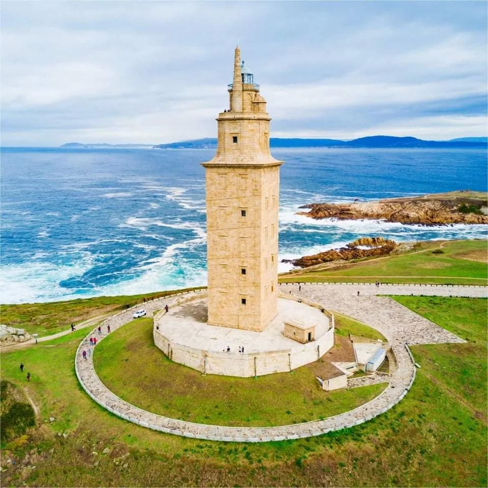 Leo historia - La Torre de Hércules, en el noroeste de...