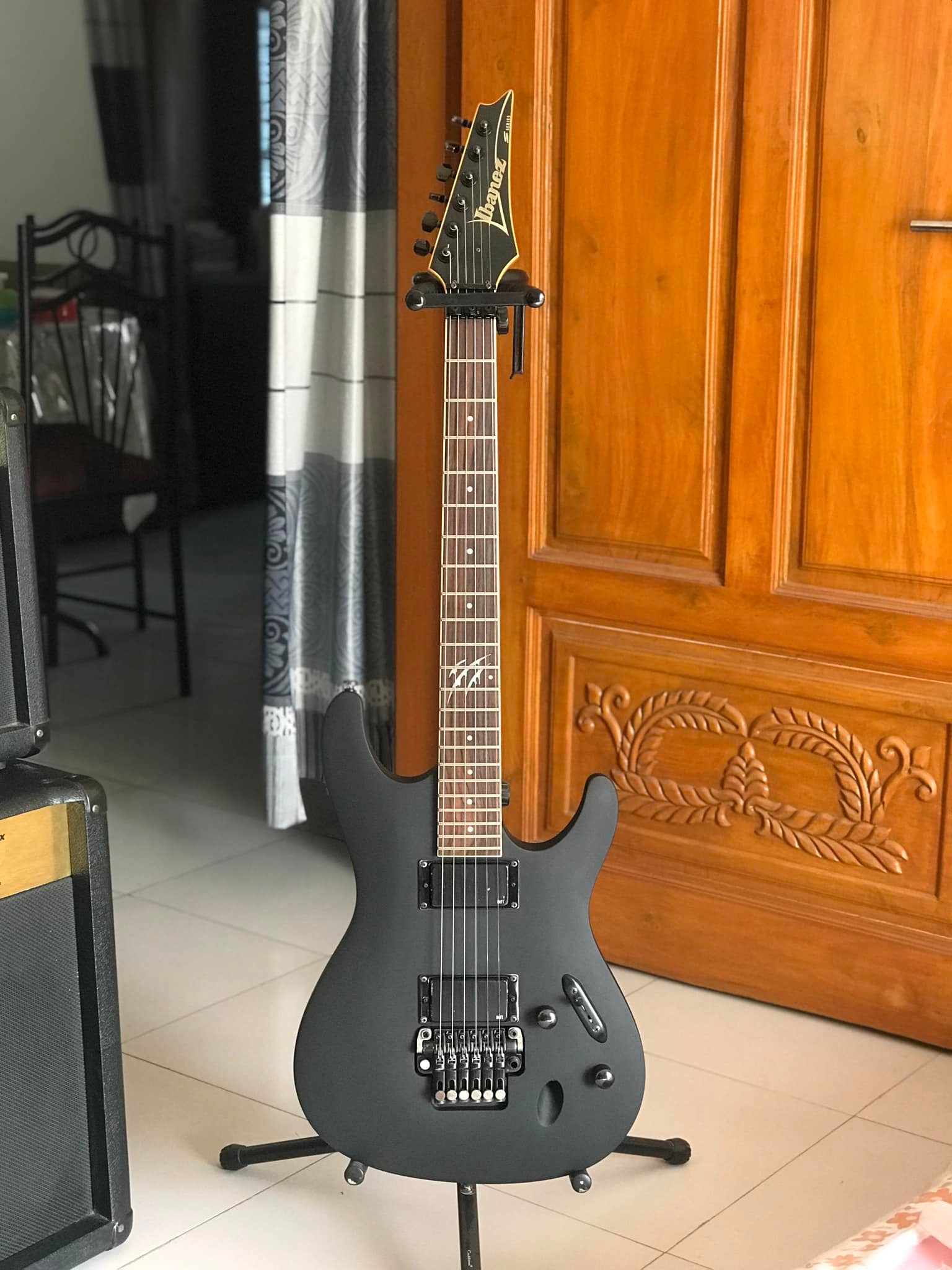 What are thoughts on the Ibanez S520EX guitar?