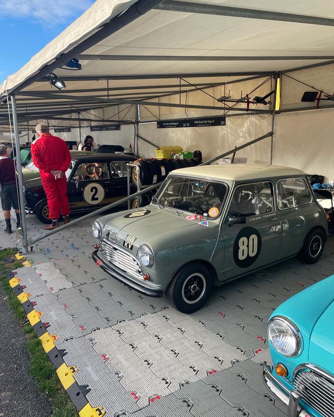 A fresh start to the weekend at the... - Historic Mini Racing | Facebook