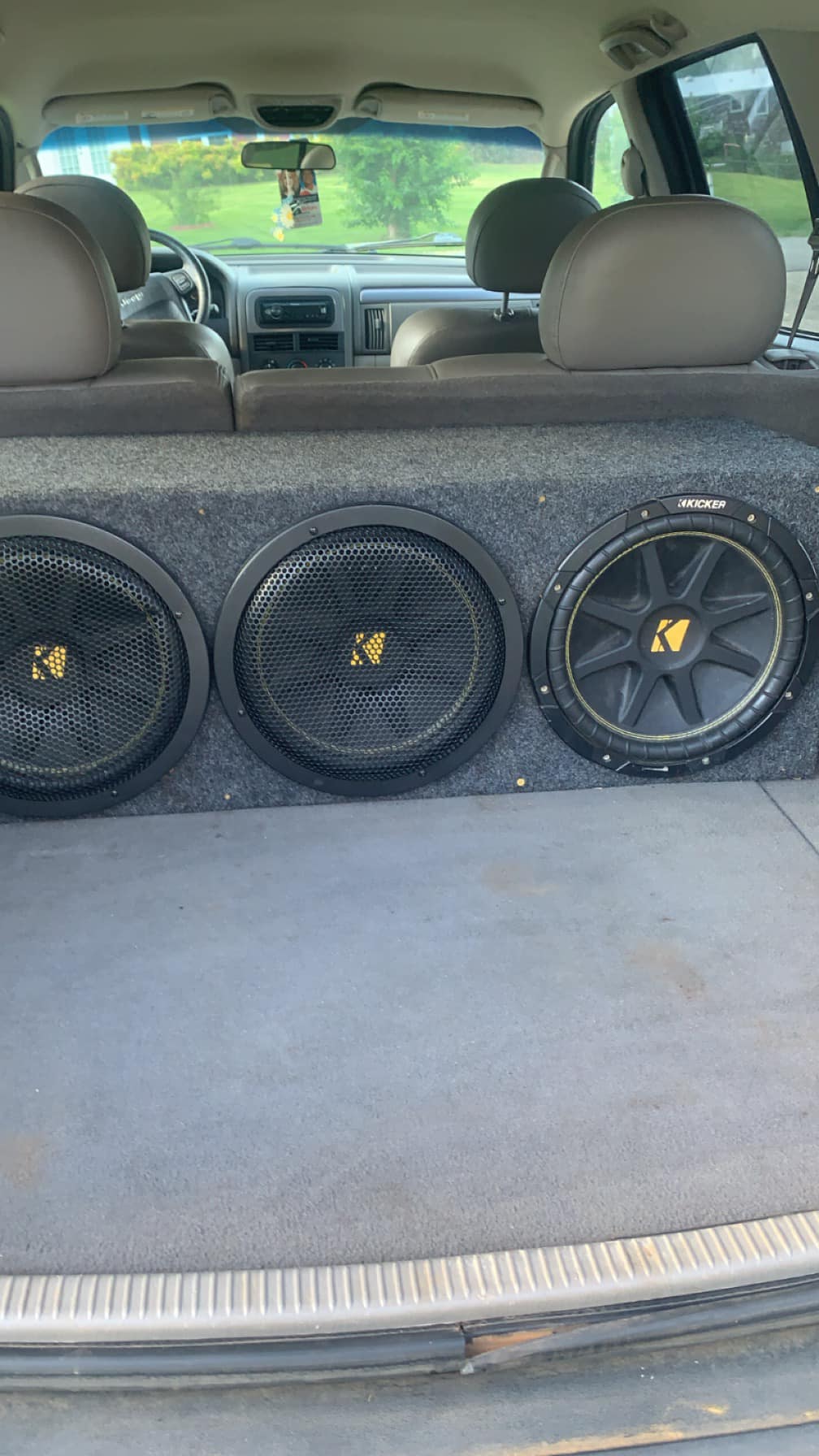 Can I wire 2 25th anniversary Kicker comp 12c