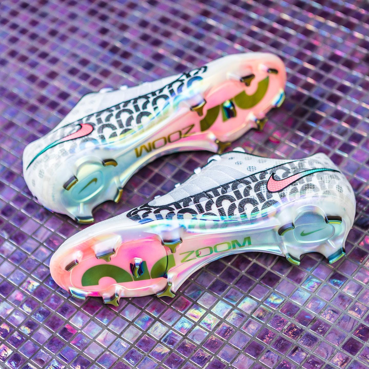 Official look at the Patta x Nike Cryoshot Mercurial Vapor R9 