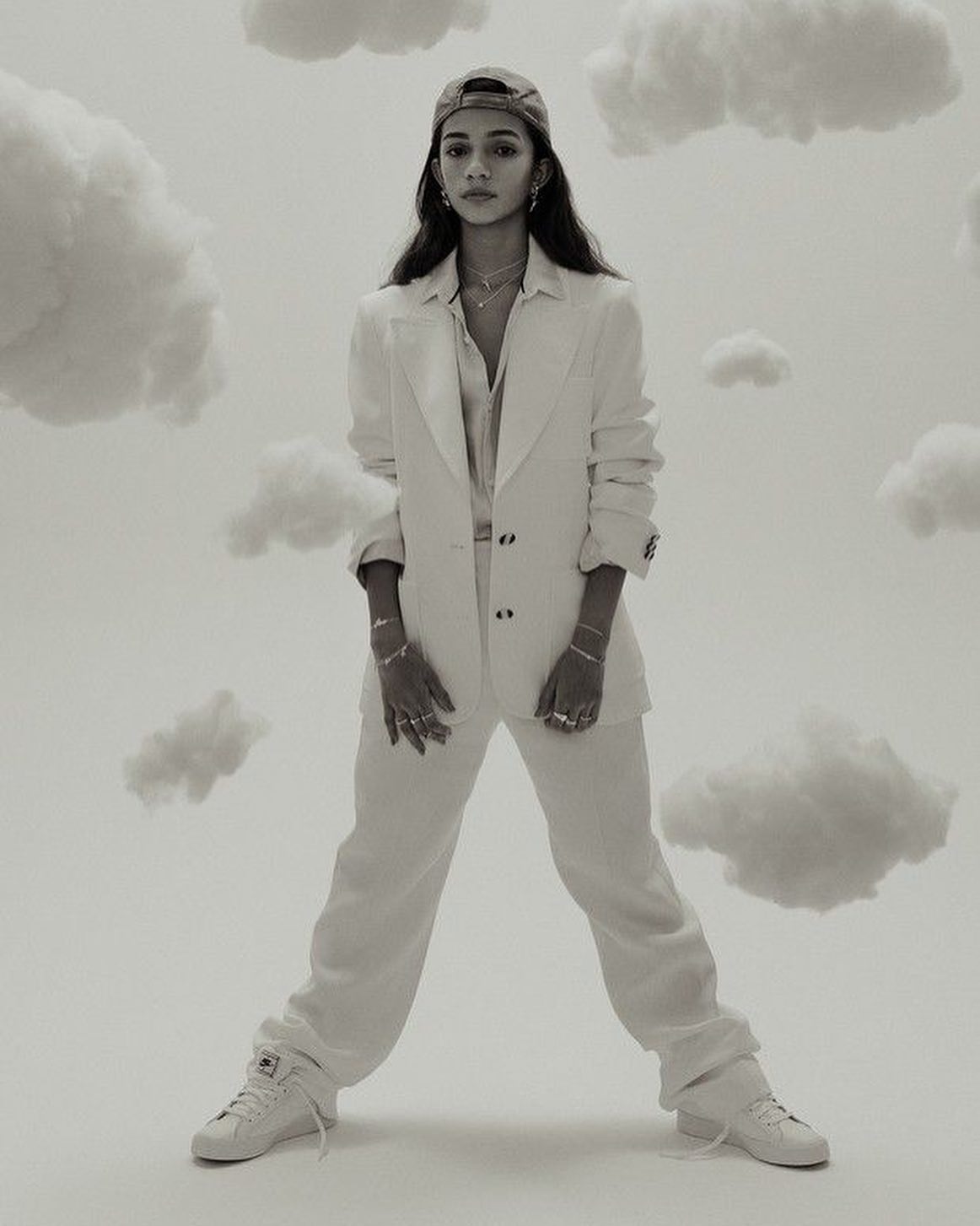 Rayssa Leal, a nossa fadinha, em pleno voo na capa da Vogue Brasil