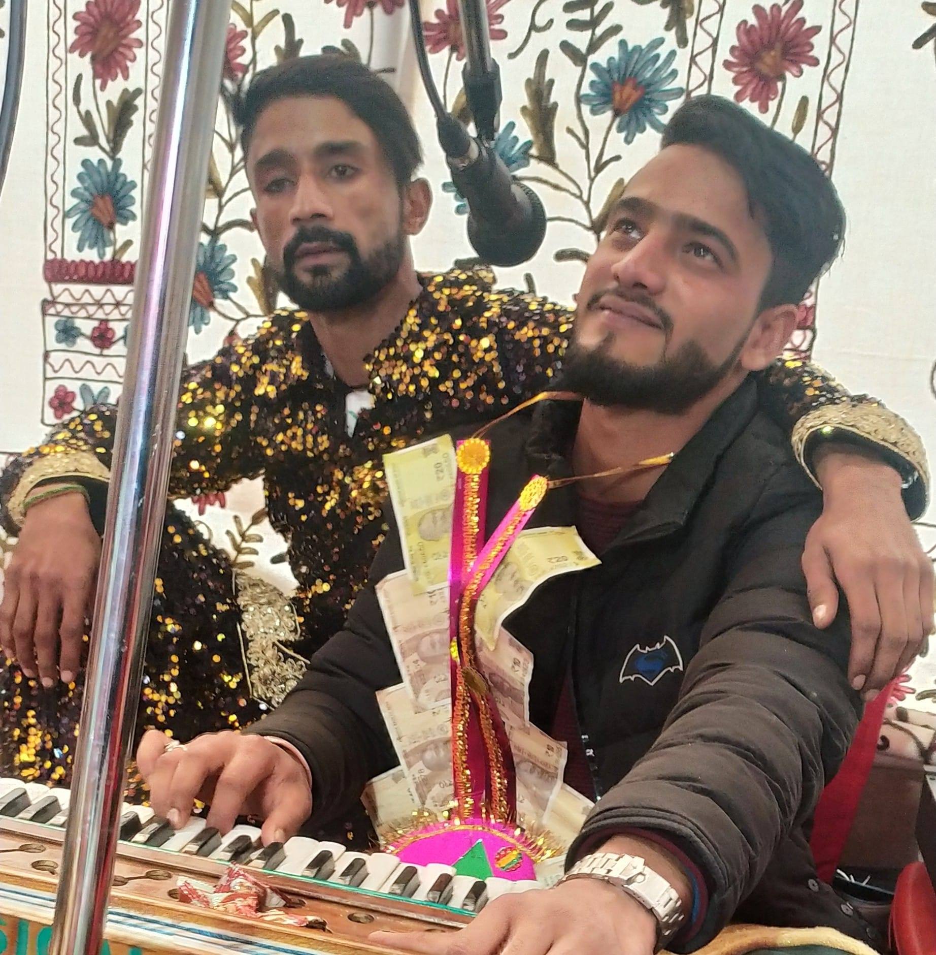 Adil singer musical GROUP... - Adil singer musical GROUP