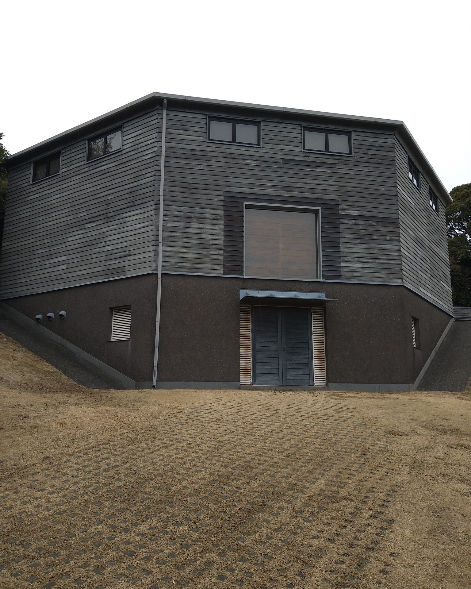 静岡県舞台芸術公園 - 稽古場棟「BOXシアター」も舞台芸術公園内にある建物です。... | Facebook