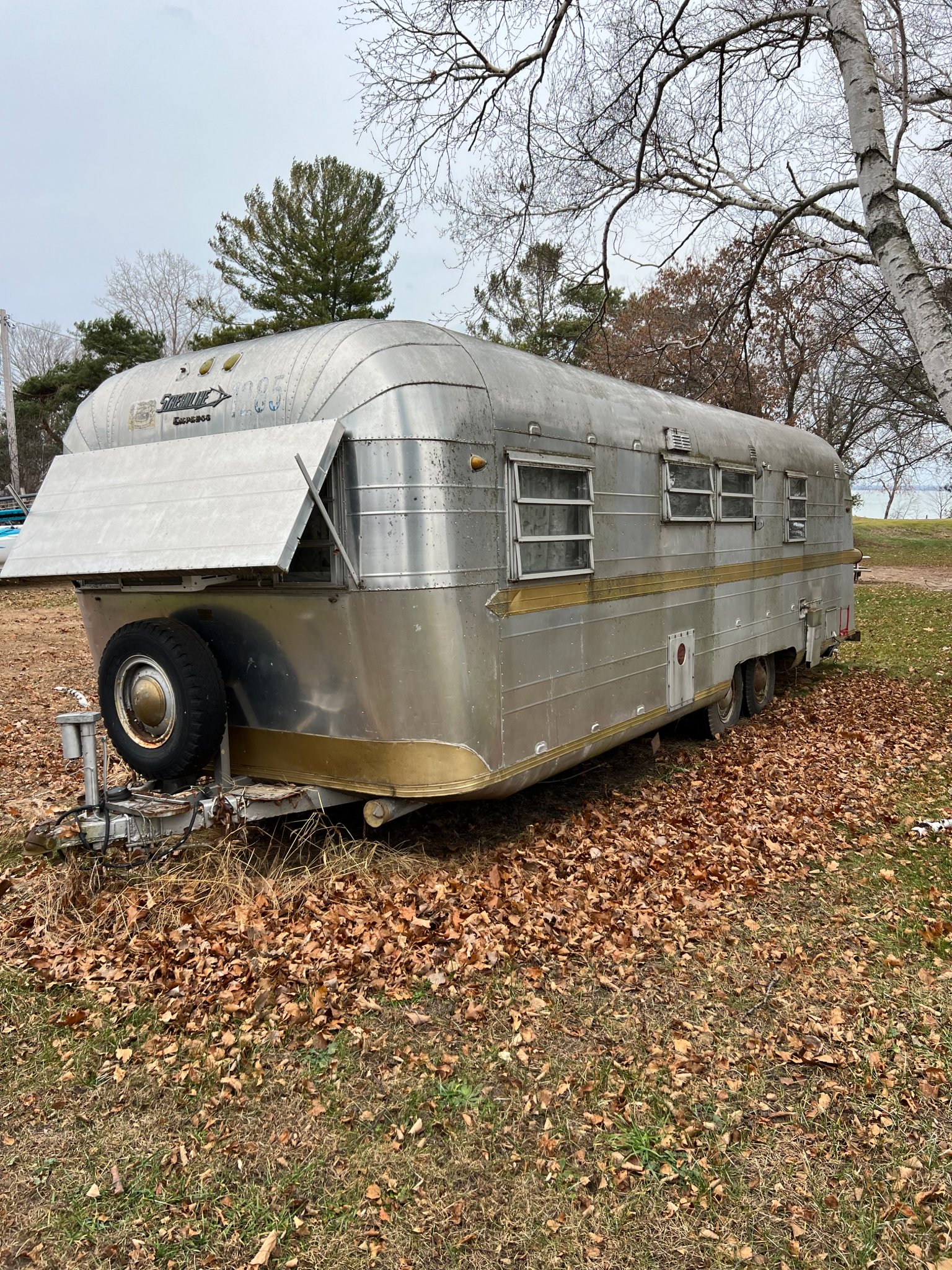 1960 Streamline 28