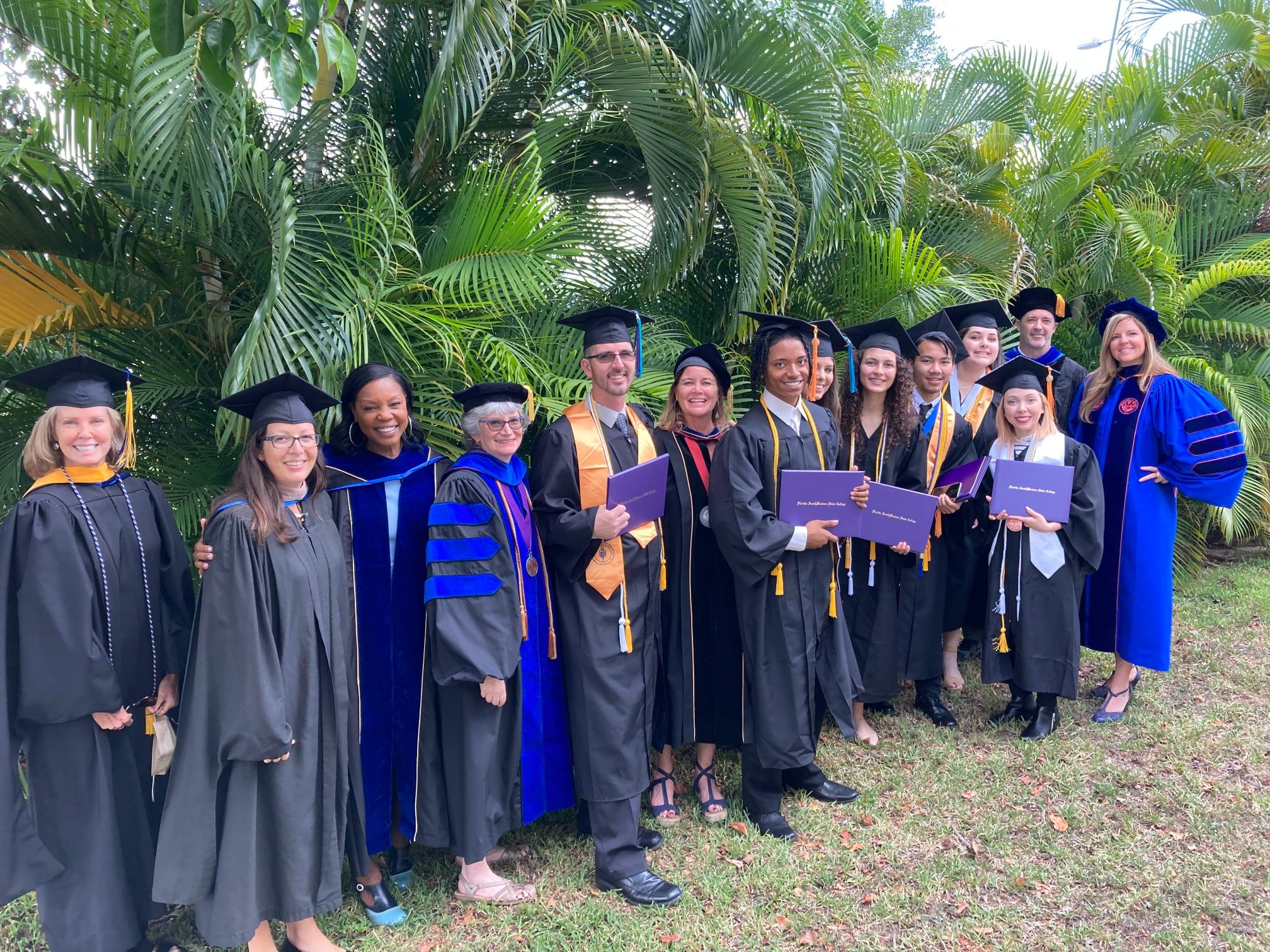 FSW Honors - Congratulations to our 2022 graduates! Here...