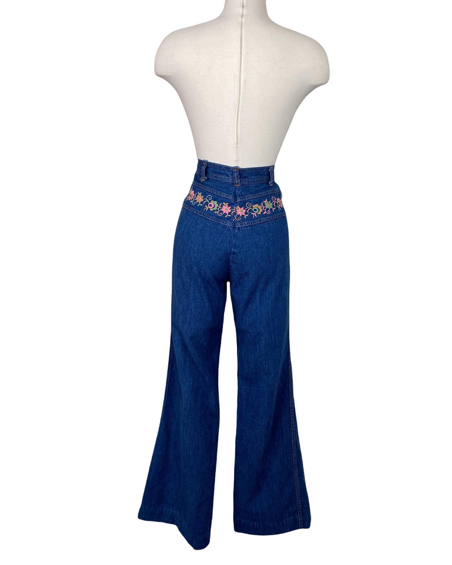RARE Vintage 70s Wrangler High Rise Bell Bottom Jeans Women