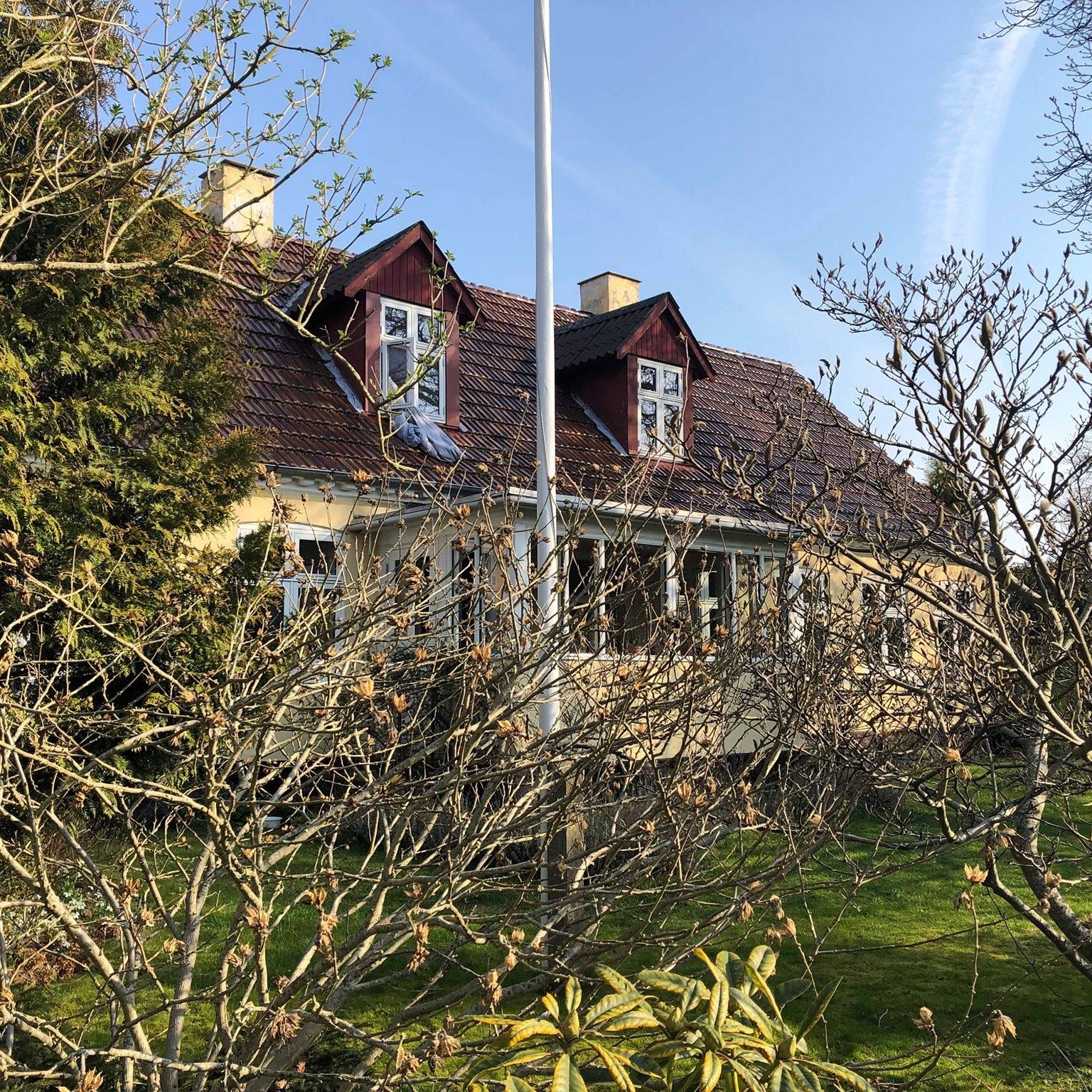 Humlegården - Humlegården updated their cover photo.