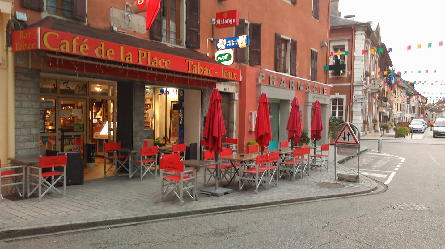 Café De La Place