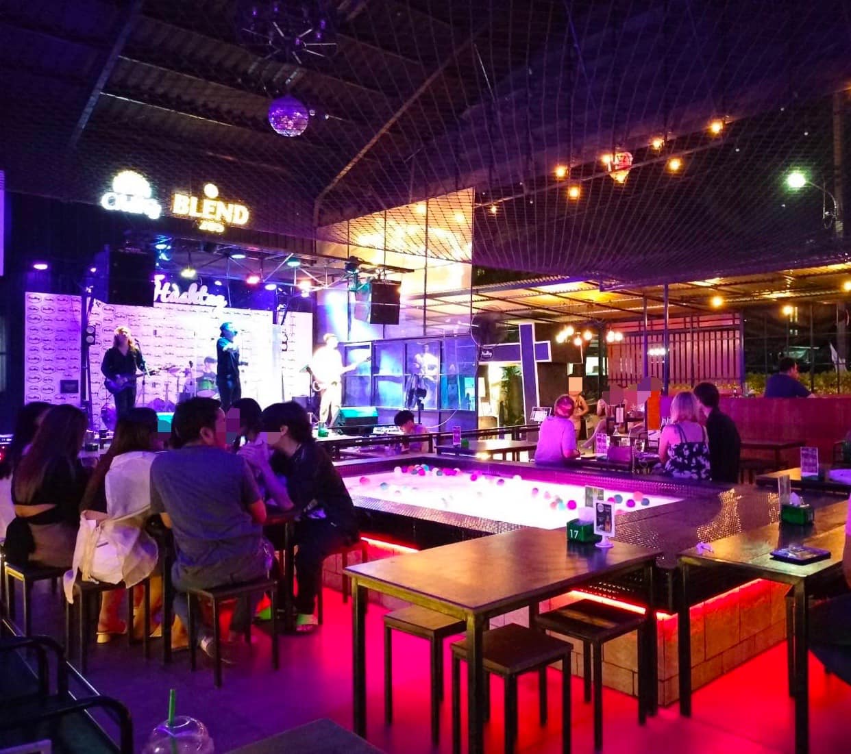ใครเหงามากินเหล้าที่ Hashtag... - Hashtag bar&restaurant