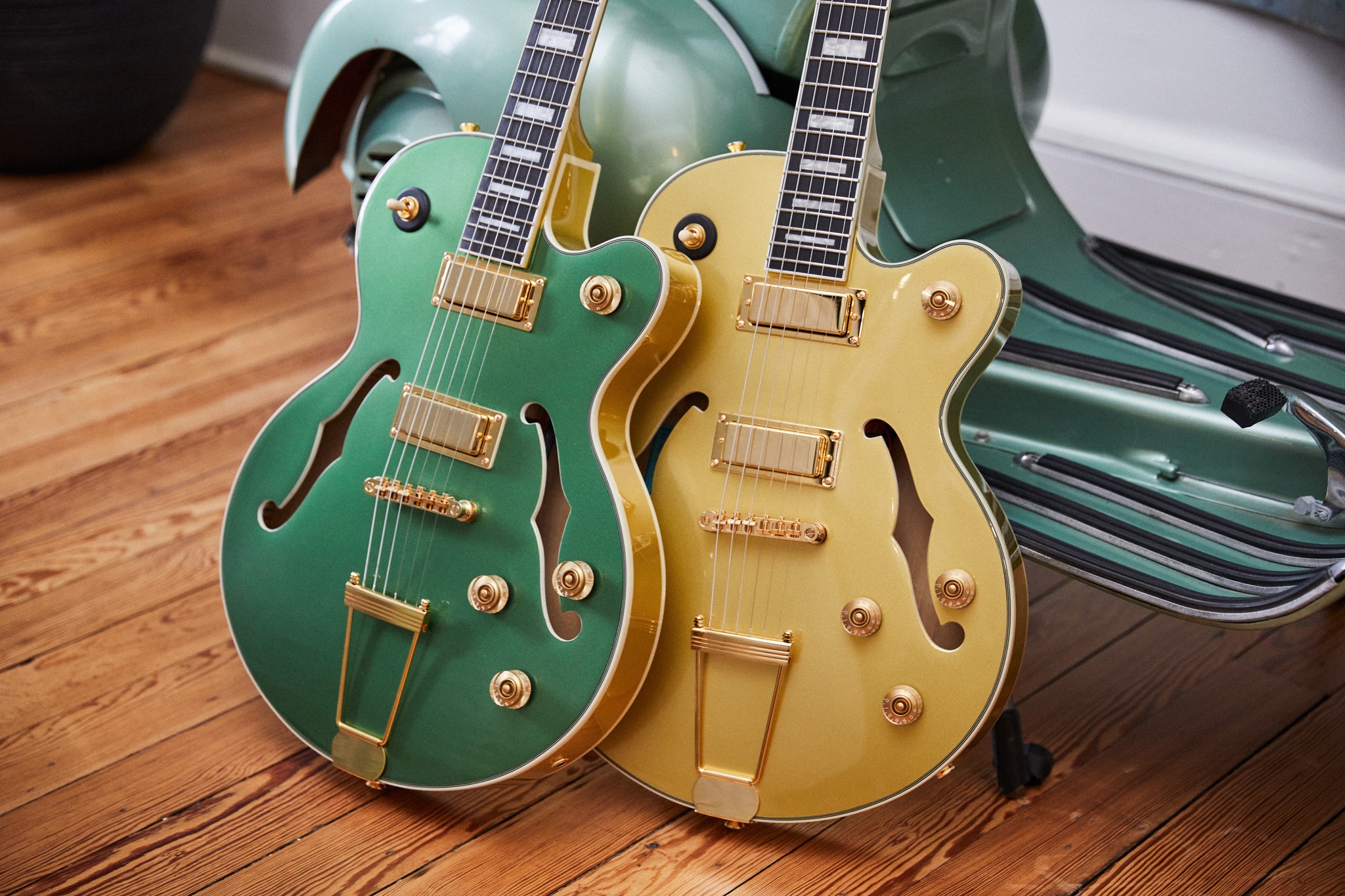 It's your LUCKY day! The Uptown Kat ES in Emerald Green Metallic