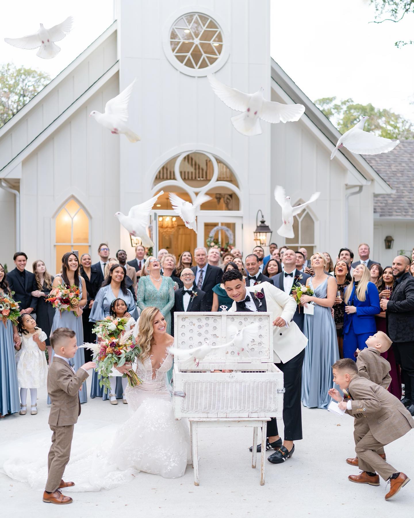 A dove release is the perfect... - The French Farmhouse Venue | Facebook