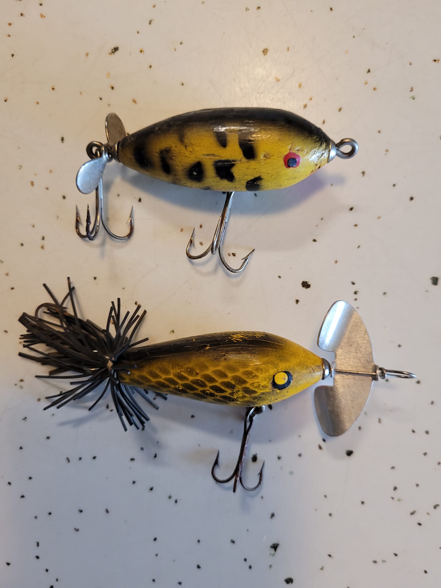 aldi fishing lures 24-Piece Lure Gift Set Featuring a wide body Tady Lures A2 Iron Jig